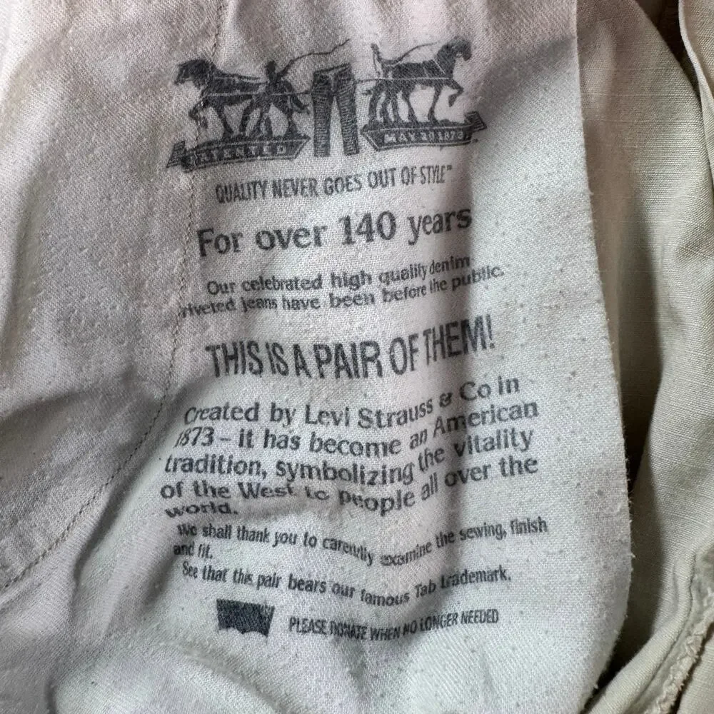 Levi’s Cargo Shorts Mens 34 Beige Khaki Utility Pockets Casual Outdoor Hiking